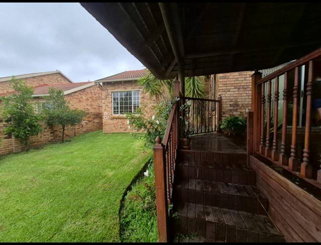 3 BEDROOM TOWNHOUSE FOR SALE IN RADIOKOP